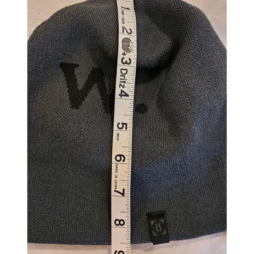 Lululemon Reversible Beanie Gray Knit Hat W Graphic Textured Ribbed Logo